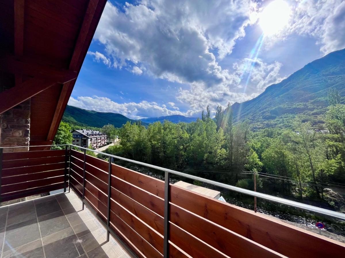 Bpirineos-Pico Cerler Appartement Benasque Buitenkant foto